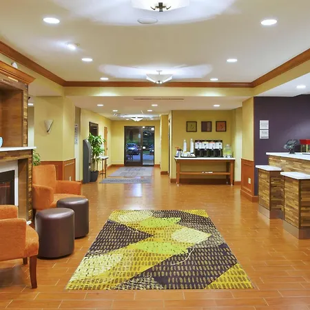 Hampton Inn Commerce/Novi-3